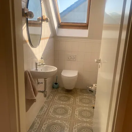 Mit Zwei Schlafzimmern *