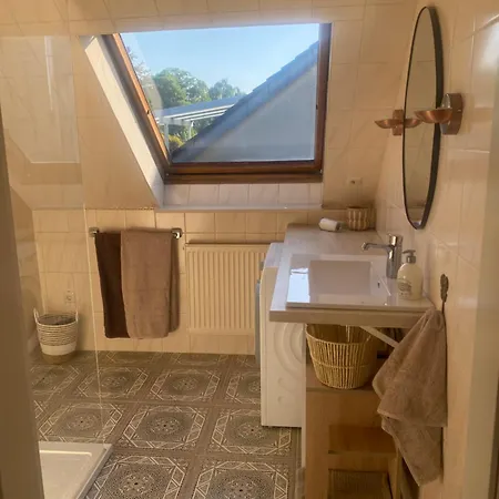 Mit Zwei Schlafzimmern * 케르펜