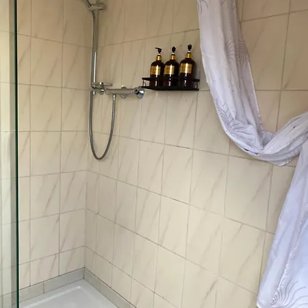 아파트 Mit Zwei Schlafzimmern 케르펜