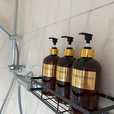 Mit Zwei Schlafzimmern 아파트 *